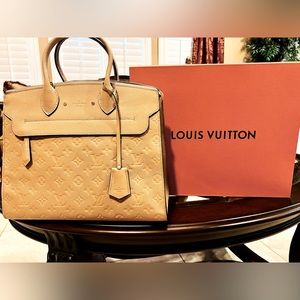 Authentic Absolutely Stunning Louis Vuitton Pont Neuf GM Mono Empreinte